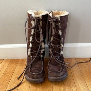 UGG Boots Women's Brown Suede Round Toe Uptown 5190 Size 8 Boots